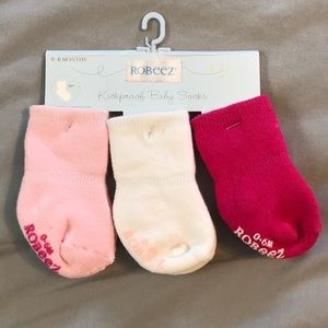 NWT. Robeez socks.